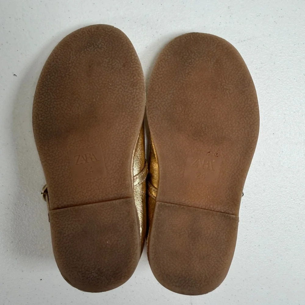 Zara 24 Toddler 8 Mary Jane Shoes Gold Metallic Faux Leather Buckle Strap Party